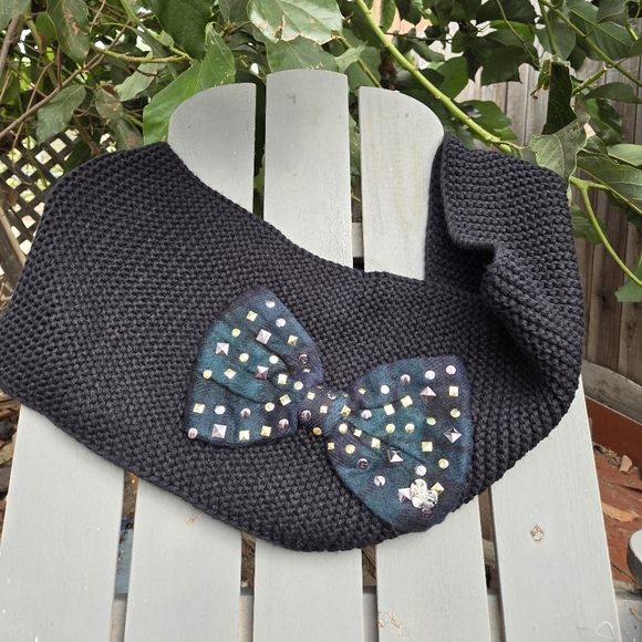 Betsey Johnson Black Knit Scarf with Embellished Bow - Picture 2 of 8